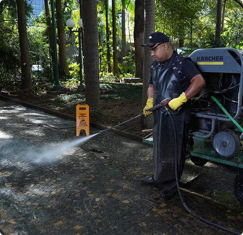 <p>Verzani & Sandrini atuando em <span style="color: #ff6600;"><strong>áreas abertas</strong></span></p>
